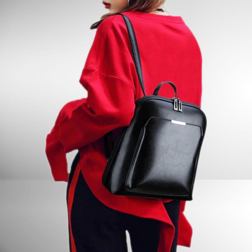 Stella | Classic backpack with double zipper in a simple design