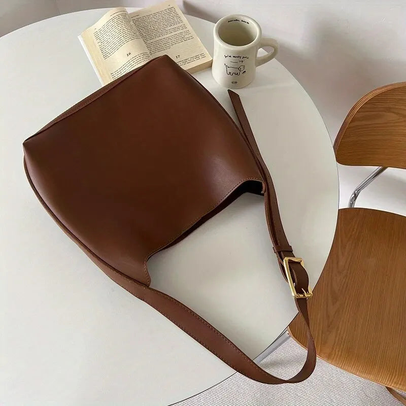 Velours d'Or | ELEGANT SHOULDER BAG WITH LEATHER ACCENTS