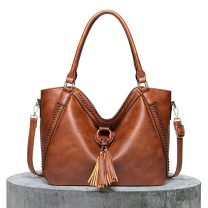 Nellie | Elegant and Demanding Shoulder Bag