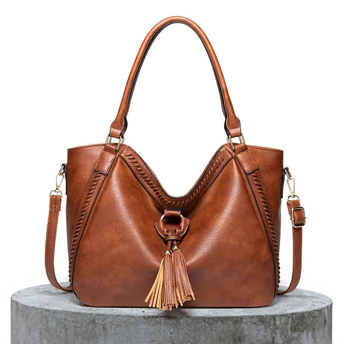 Nellie | Elegant and Demanding Shoulder Bag