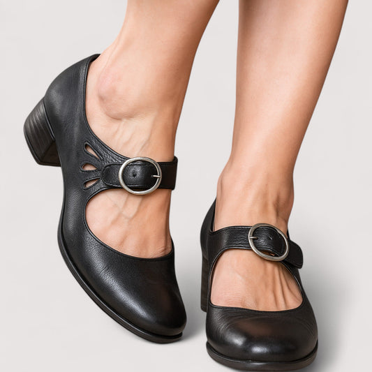 Clara - Elegant Décolleté in Eco Leather