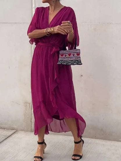 Thyra - Elegant dress with a V-neckline